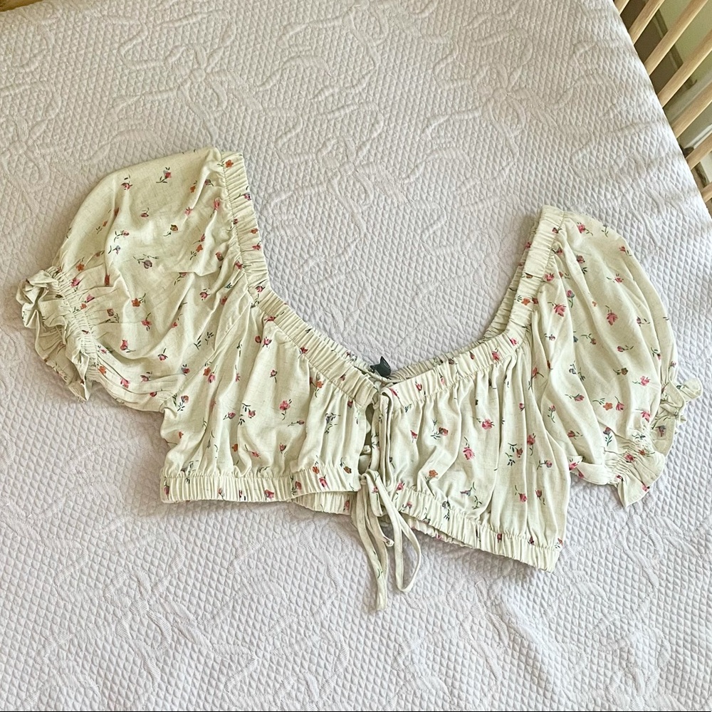 Wild Fable Peasant Floral Crop Top